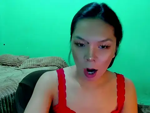 mamacitttaa online show from May 18, 2026, 1:39 pm
