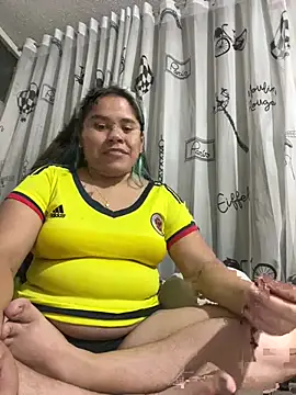 TuGatitaMiau075 online show from June 24, 2026, 3:38 am