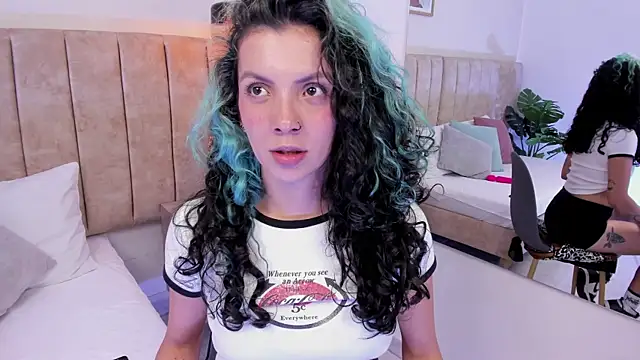 Snapshot of DinahCarter chatting on June 3, 2026, 2:33 pm DinahCarter online show from June 3, 2026, 2:33 pm