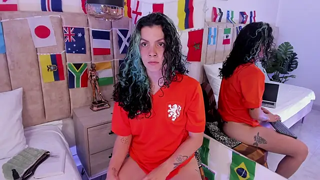 Snapshot of DinahCarter chatting on June 19, 2026, 12:53 pm DinahCarter online show from June 19, 2026, 12:53 pm