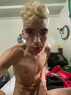 AlondraBlond6  online show from May 13, 2026, 12:57 pm