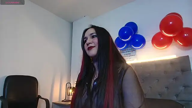 Snapshot of Rossy_Marks chatting on June 18, 2026, 3:18 am Rossy Marks online show from June 18, 2026, 3:18 am