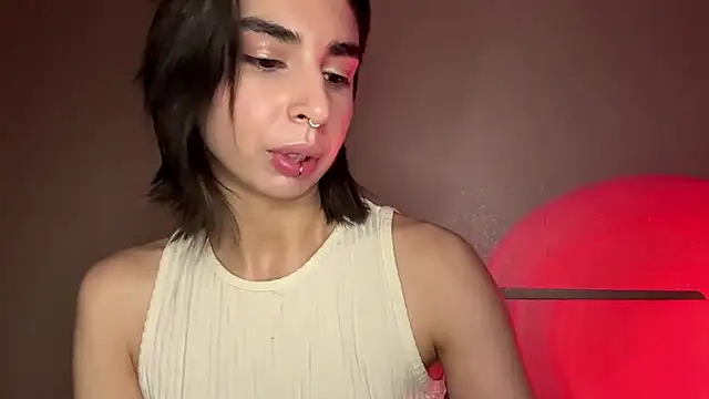 JessiaRuezga online show from May 15, 2026, 12:34 pm
