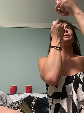 tsvickyyvee1990 online show from August 6, 2026, 4:14 am