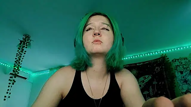Snapshot of HunXena chatting on June 7, 2026, 4:22 pm HunXena online show from June 7, 2026, 4:22 pm