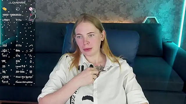 NikkyReyyy online show from May 17, 2026, 2:35 pm
