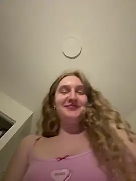pr1ncess mads17 online show from May 15, 2026, 11:34 pm