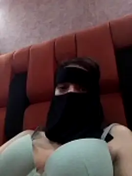 Zina 123 online show from May 17, 2026, 7:17 am
