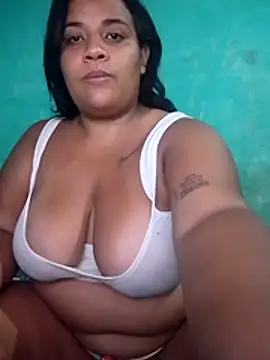 sexy-latina24u online show from May 18, 2026, 4:02 pm