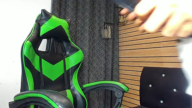 Brandoncrew online show from May 15, 2026, 5:36 am