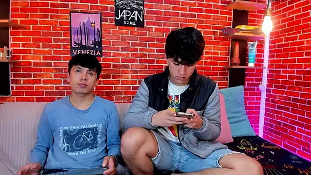 Hoot boyss  online show from June 16, 2026, 8:11 pm