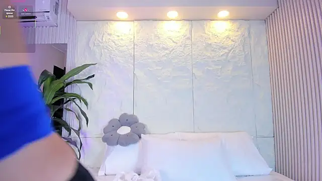 Dulce Vict online show from June 19, 2026, 3:55 am