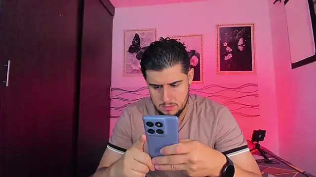 Ryan evannss  online show from May 22, 2026, 1:06 pm