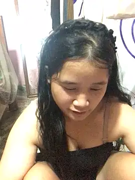 Ninaa01 online show from May 18, 2026, 2:45 pm