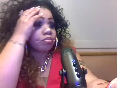 Snapshot of NailGoddessnow chatting on February 13, 2025, 4:11 am NailGoddessnow online show from February 13, 2025, 4:11 am