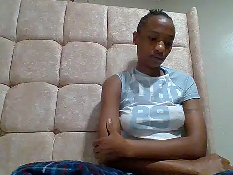 Snapshot of Petite_baby55 chatting on May 20, 2026, 6:14 pm Petite baby55 online show from May 20, 2026, 6:14 pm