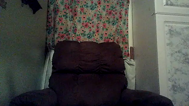 JoeFavorite69 online show from June 19, 2026, 6:18 am