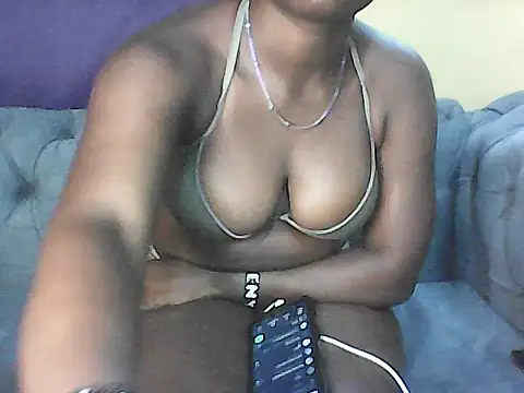 Snapshot of Innocent_howty chatting on May 20, 2026, 8:26 pm Innocent howty online show from May 20, 2026, 8:26 pm