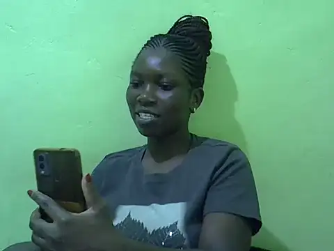 Sweet-Lynn online show from June 3, 2026, 2:33 pm