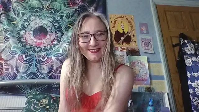 Izzylove47 online show from June 1, 2026, 11:12 am