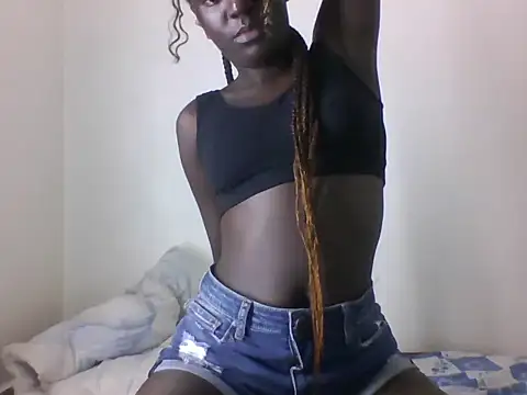 Snapshot of LatishLava chatting on June 2, 2026, 9:39 pm LatishLava online show from June 2, 2026, 9:39 pm