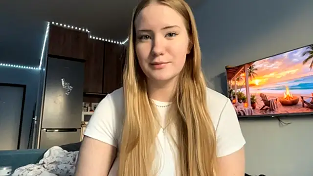 Lisi Kiss  online show from May 16, 2026, 5:12 pm