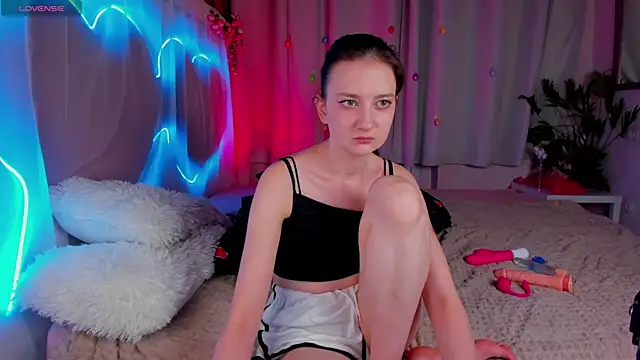 Snapshot of SummerLilaa chatting on June 22, 2026, 1:30 pm SummerLilaa online show from June 22, 2026, 1:30 pm