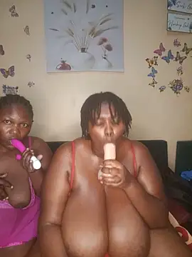 Snapshot of squirtmama chatting on June 9, 2026, 6:08 pm squirtmama online show from June 9, 2026, 6:08 pm