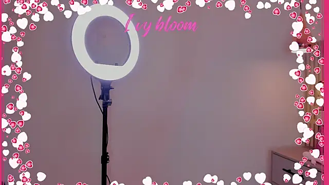 Ivybloom  online show from June 5, 2026, 12:44 pm