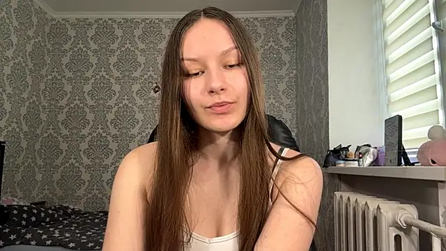 ShaylaChong online show from June 3, 2026, 9:12 am