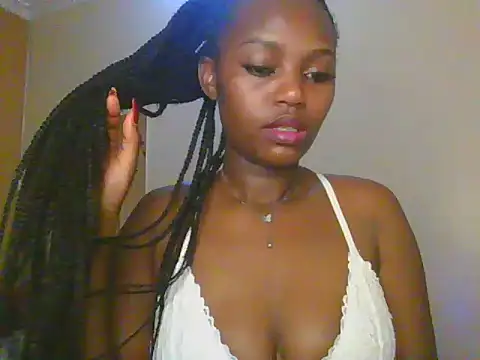 lunahit online show from June 6, 2026, 9:19 pm