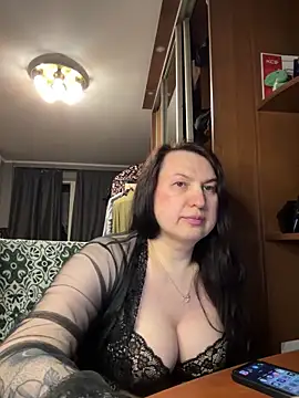 EvaBeautyXxX online show from June 9, 2026, 10:32 pm