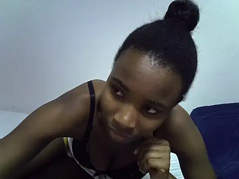Snapshot of lee_shaz chatting on June 23, 2026, 4:05 pm lee shaz online show from June 23, 2026, 4:05 pm