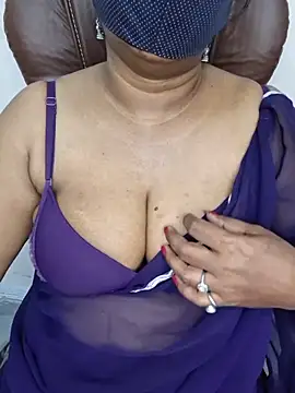 MISS-LOVEV online show from June 13, 2026, 1:36 am