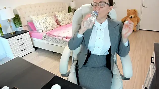 Vika73 online show from October 19, 2025, 1:45 pm