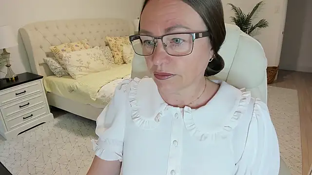 Vika73 online show from May 2, 2026, 11:04 am