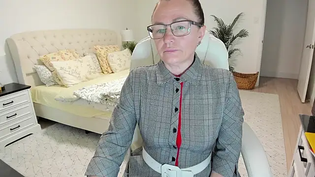 Vika73 online show from May 9, 2026, 11:37 am