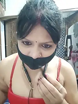 ZOYA-STRIP online show from June 11, 2026, 4:16 pm