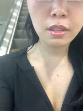lylxili online show from May 25, 2026, 6:52 am