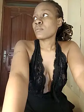 Snapshot of lillyfreak chatting on June 26, 2026, 8:35 pm lillyfreak online show from June 26, 2026, 8:35 pm