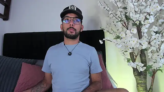 Paulo Dasilva  online show from May 29, 2026, 3:43 pm