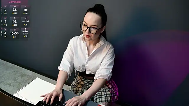 TishaSilverr online show from May 19, 2026, 8:09 am