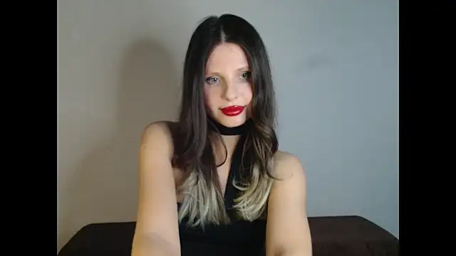 Jessicaxq online show from June 12, 2026, 10:19 pm