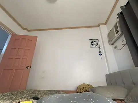 Snapshot of sundaeforger chatting on February 18, 2026, 5:03 am sundaeforger online show from February 18, 2026, 5:03 am