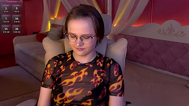 Snapshot of AgnesRay chatting on July 5, 2026, 6:37 pm AgnesRay online show from July 5, 2026, 6:37 pm