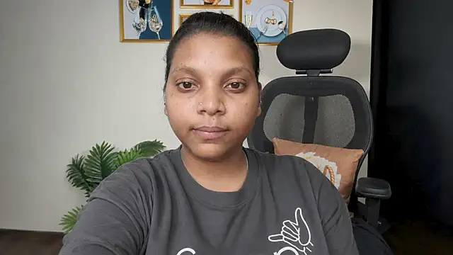 jiyahot62 online show from May 18, 2026, 5:52 pm
