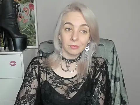 Snapshot of velvetanne chatting on June 12, 2026, 6:45 am velvetanne online show from June 12, 2026, 6:45 am