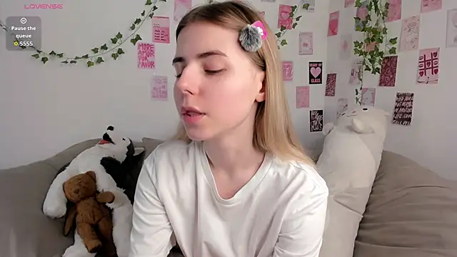 Honey Lia online show from June 20, 2026, 10:29 am