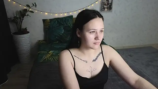 Snapshot of Tori_cute chatting on June 15, 2026, 2:25 am Tori cute online show from June 15, 2026, 2:25 am