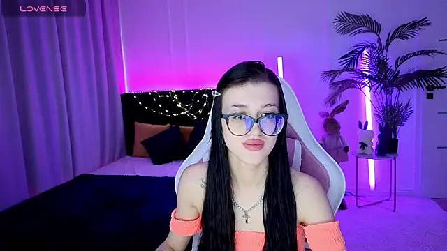 Ariella Me online show from July 9, 2026, 6:17 am